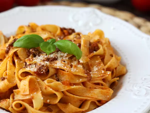 Рецепт Паста с соусом болоньезе - tagliatelle al ragù alla bolognese