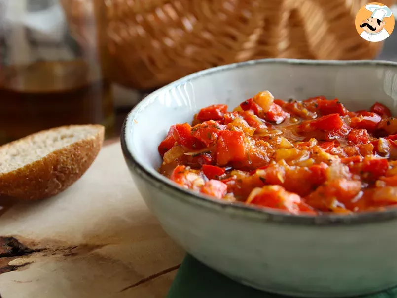 Легкий томатный соус: рецепт для поврежденных помидоров