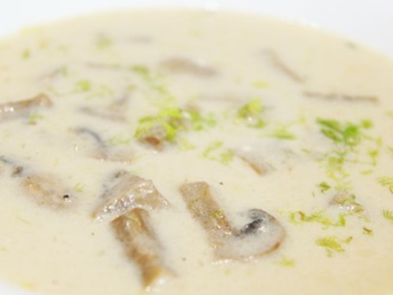 Сырный суп с шампиньонами и фенхелем