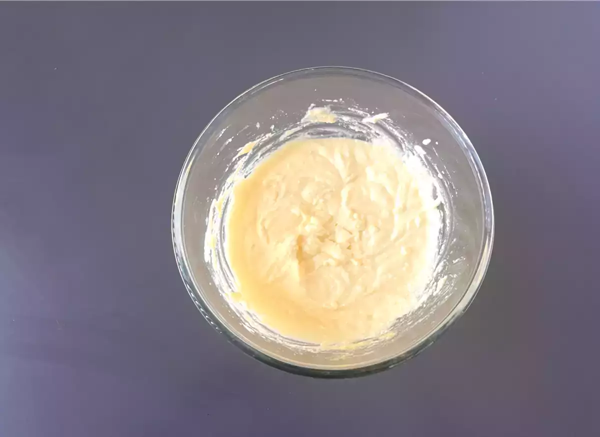 Шаг 1: Быстрое перемешивание (без комочков)