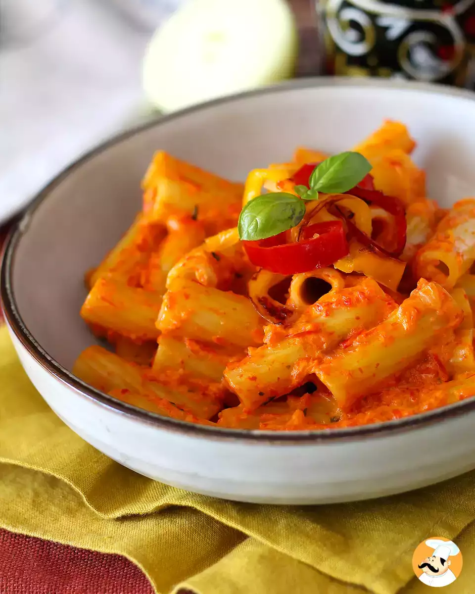 5. Паста с кремом из перца и филадельфийским соусом