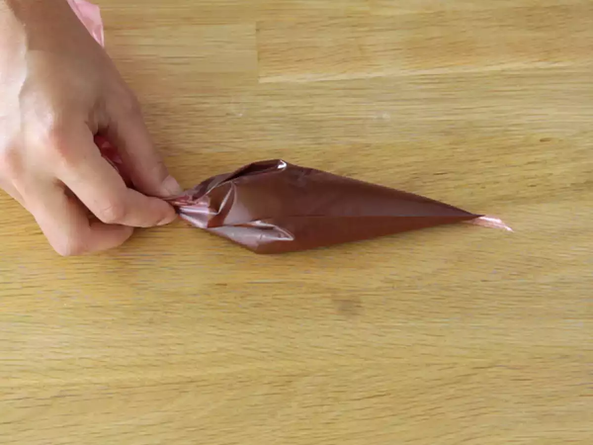 Шаг 2: Переложите в кондитерский мешок или пакет для заморозки.