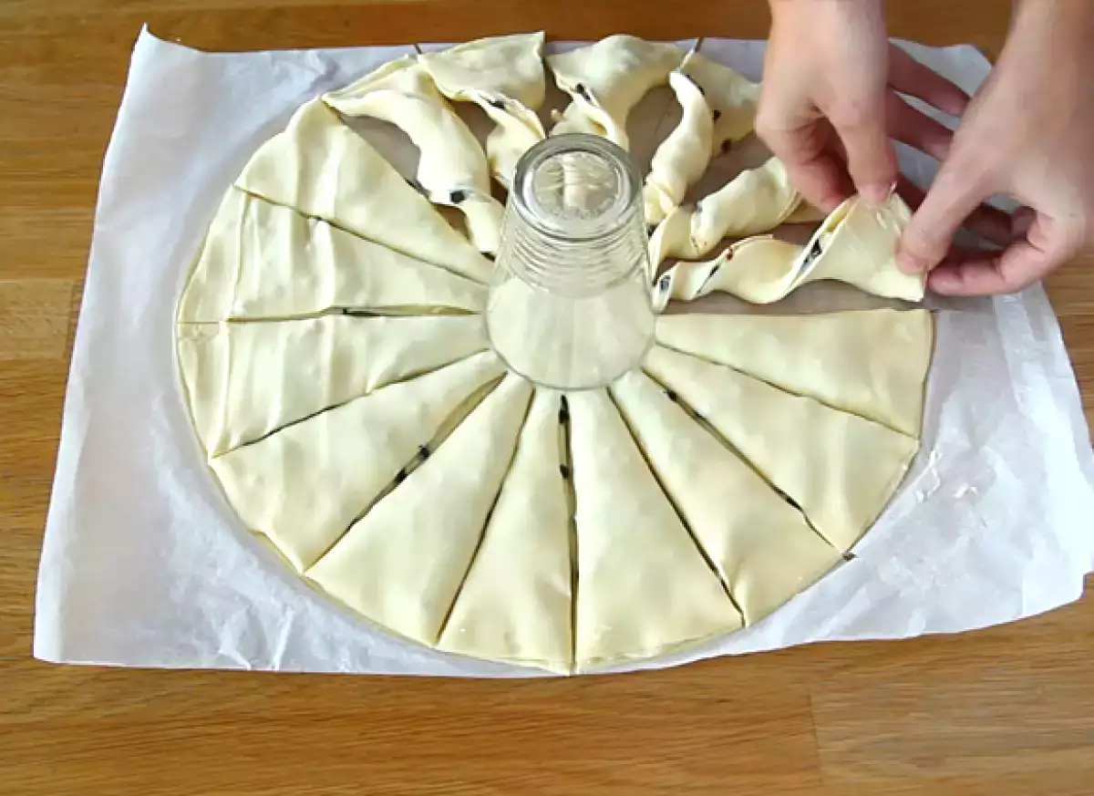 4. Sol - срез, сияющий в центре стола