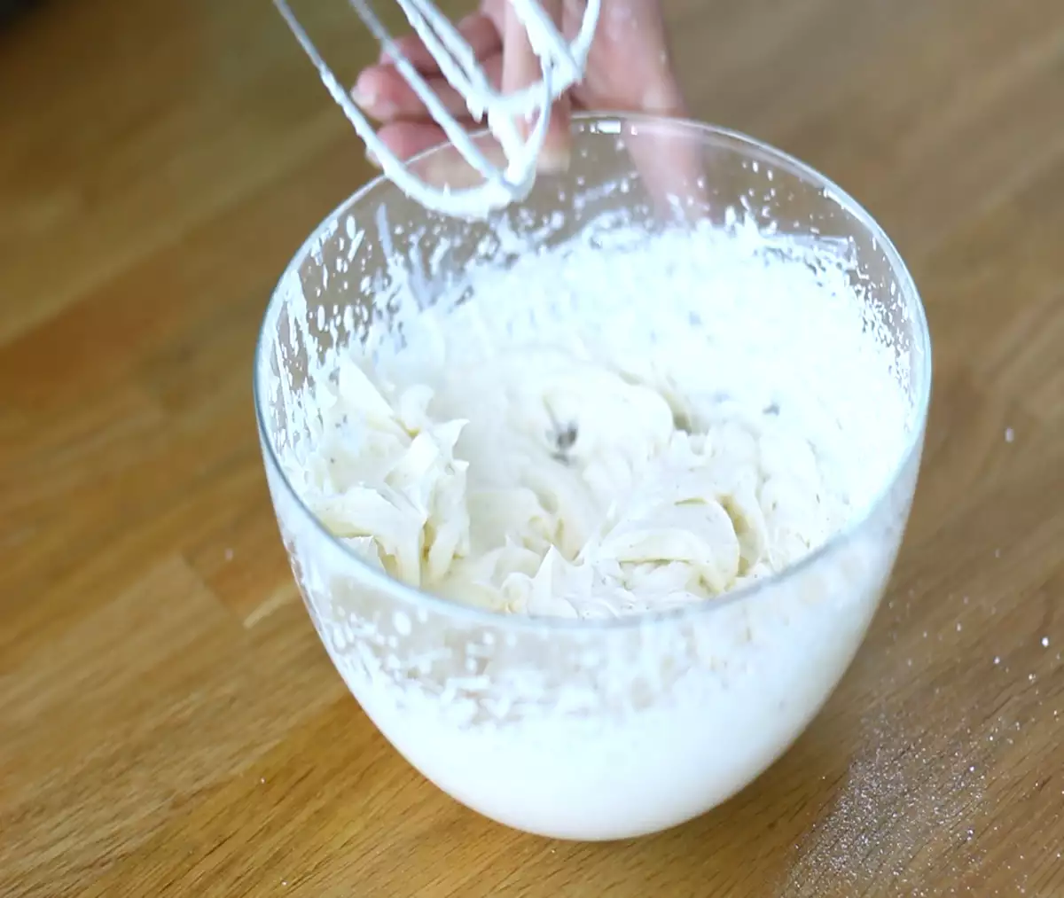 Шаг 2: Приготовьте крем из маскарпоне