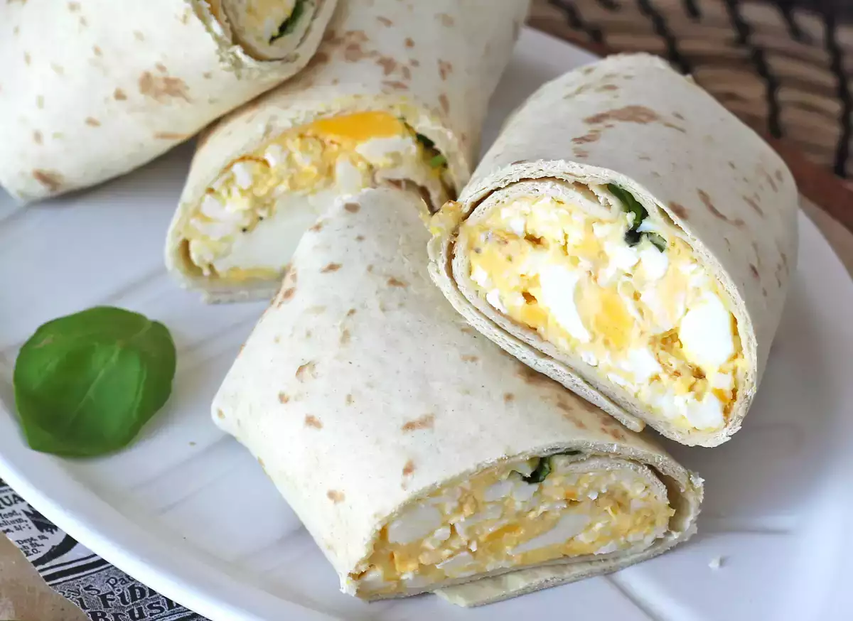 4. Протеиновое обертывание с яйцами и сыром фета
