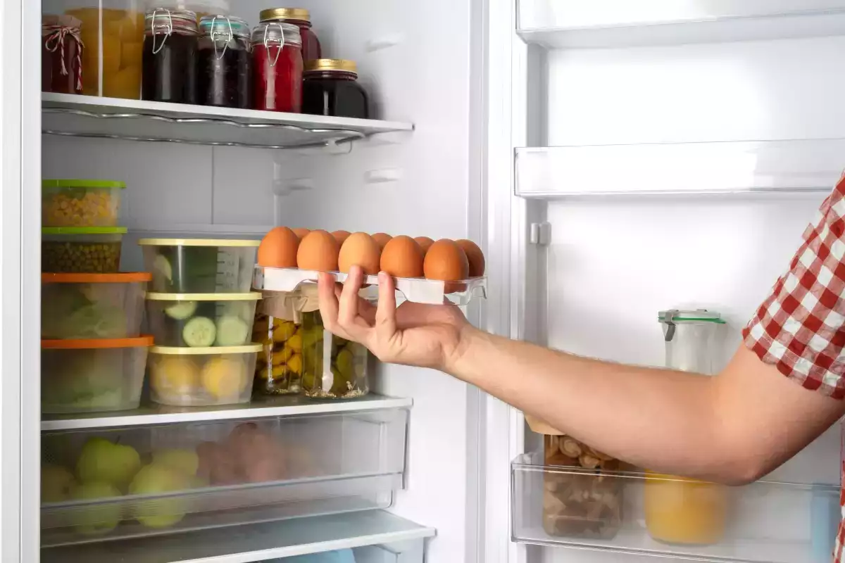 5 продуктов, которые нельзя хранить вместе в холодильнике: узнайте, почему