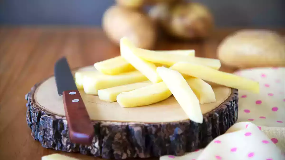 Можно ли замораживать сырой картофель? Посмотрите, что получится