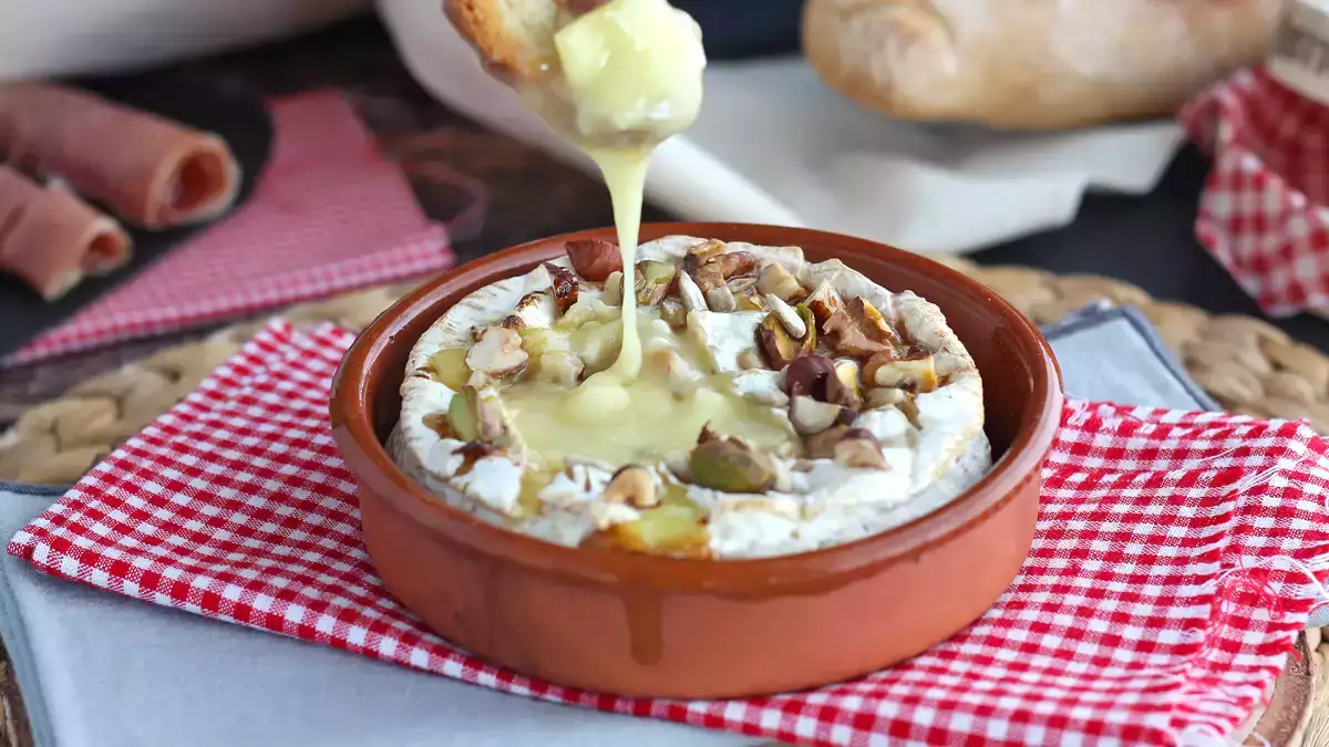 Чем вонючее, тем лучше? Сыры, которые пугают своим запахом и завораживают своим вкусом