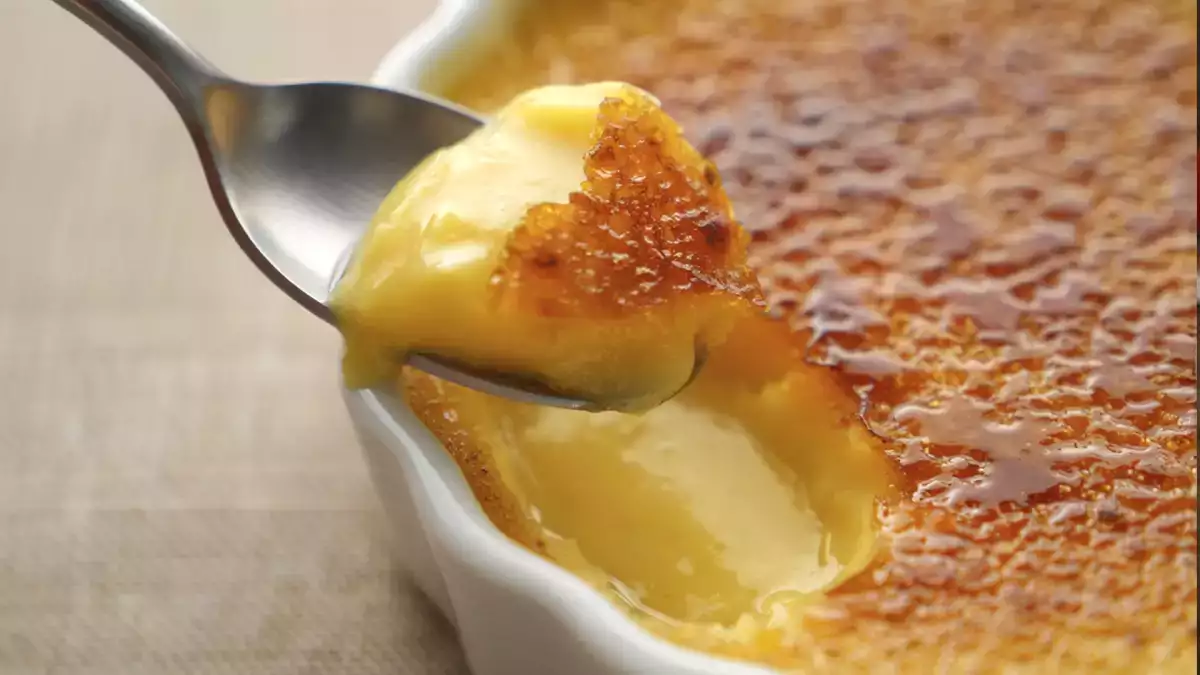 13 рецептов с использованием яичных желтков, позволяющих использовать их с умом и превратить в неотразимые десерты