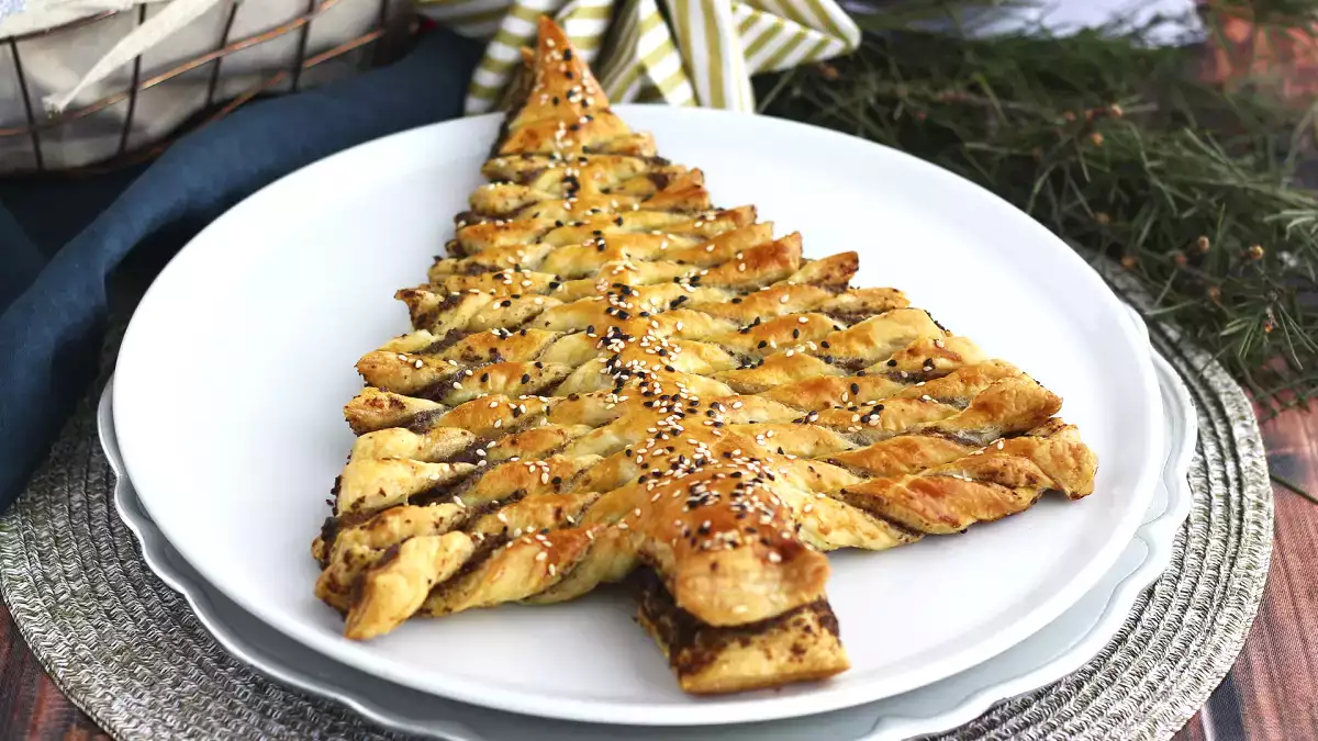 Рецепты из слоеного теста на Рождество: закуски, блюда и десерты, которые никогда не подведут