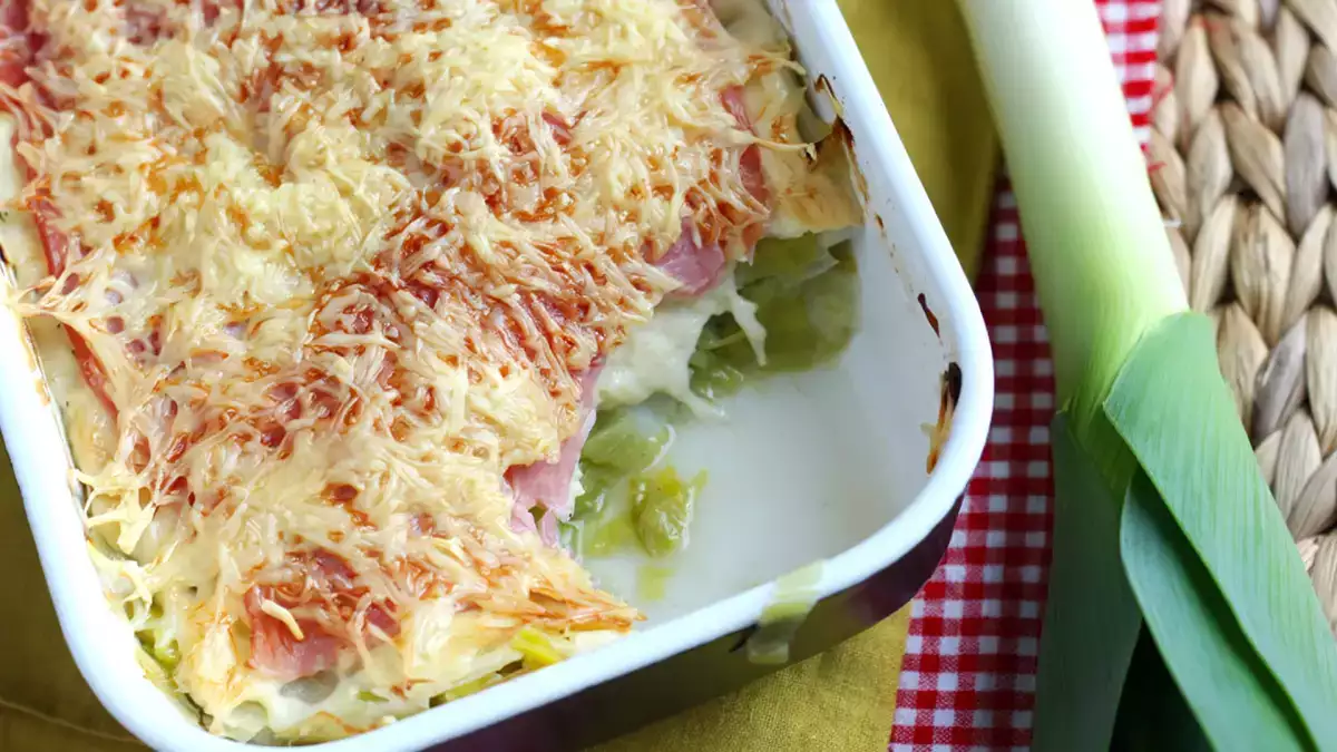 7 рецептов с луком-пореем, которые отличаются удобством, вкусом и практичностью, как ни один другой ингредиент