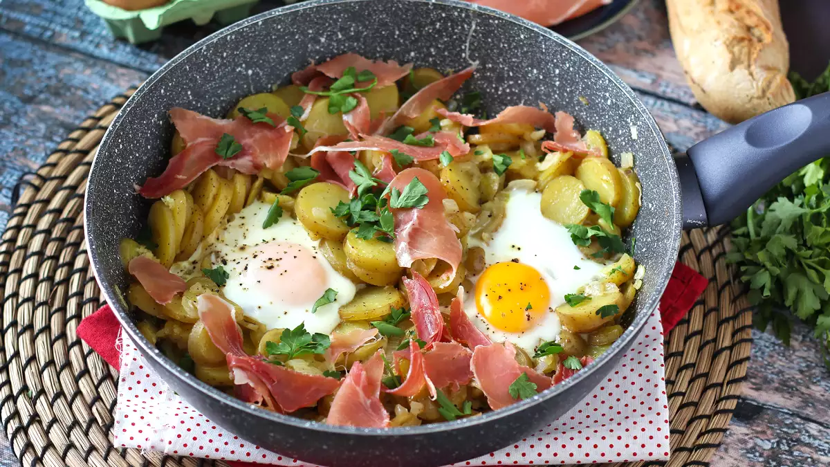 Прощай, духовка: 14 невероятных рецептов блюд на сковороде, которые доказывают, что можно готовить вкусно, затрачивая гораздо меньше усилий