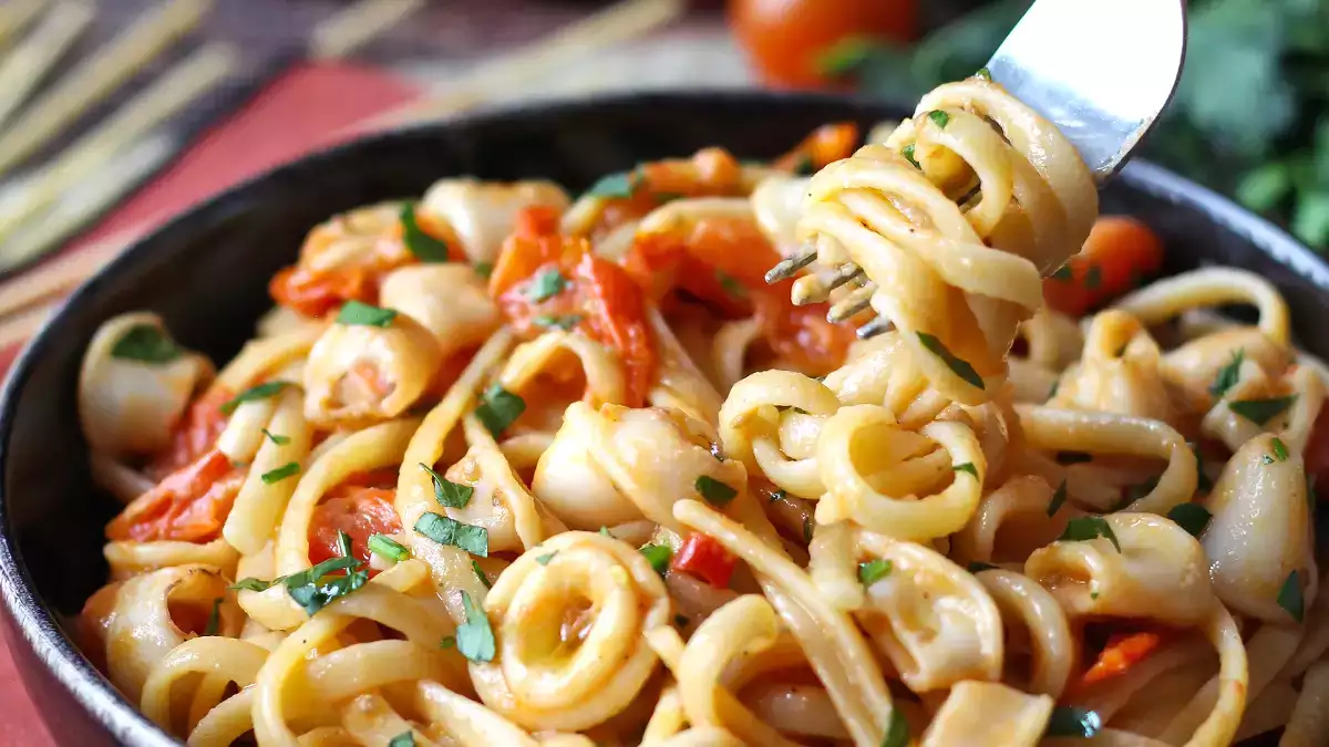 4 первых блюда из замороженной рыбы, приготовленные за считанные минуты: простые, вкусные и умные рецепты, которые помогут вам сэкономить на обеде и ужине