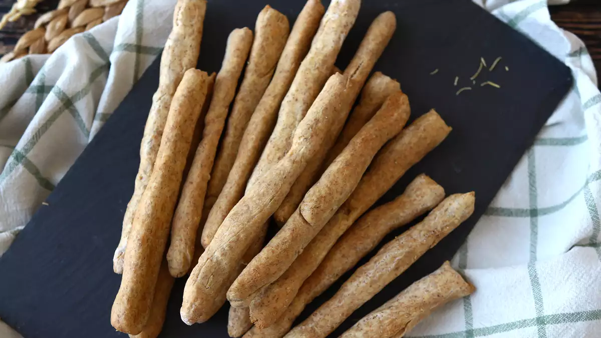 9 вкусных и хрустящих идей для совместного использования: легкие закуски, которые превратят каждый вечер в маленький праздник