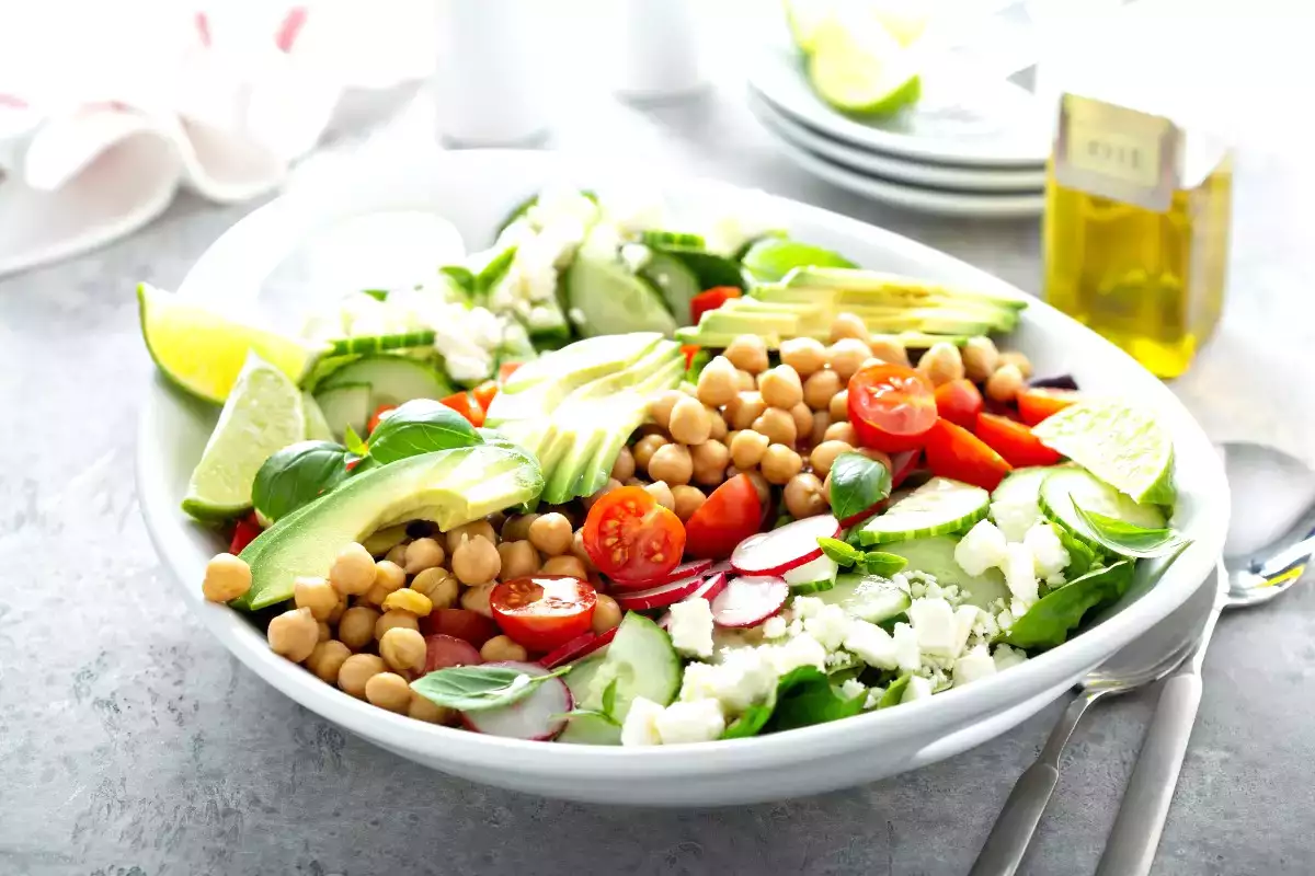 Уменьшить желудок: этот салат, приготовленный за 10 минут, привлекает внимание экспертов