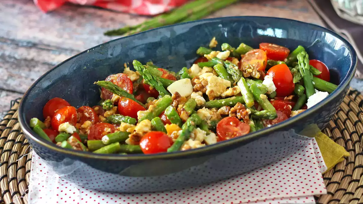 Они в самом расцвете сил: 9 рецептов с зеленой спаржей, чтобы использовать сезон по максимуму