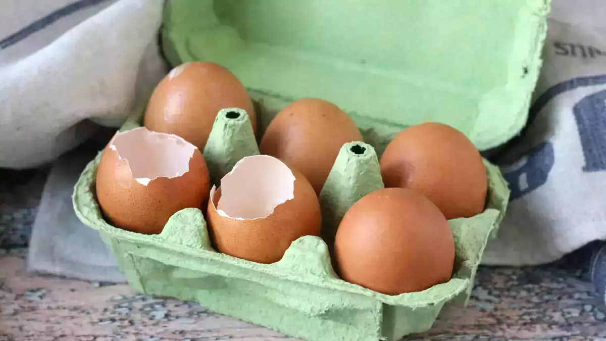 Вы делаете это с помощью яичной скорлупы и не представляете, какому риску подвергаете себя на кухне.