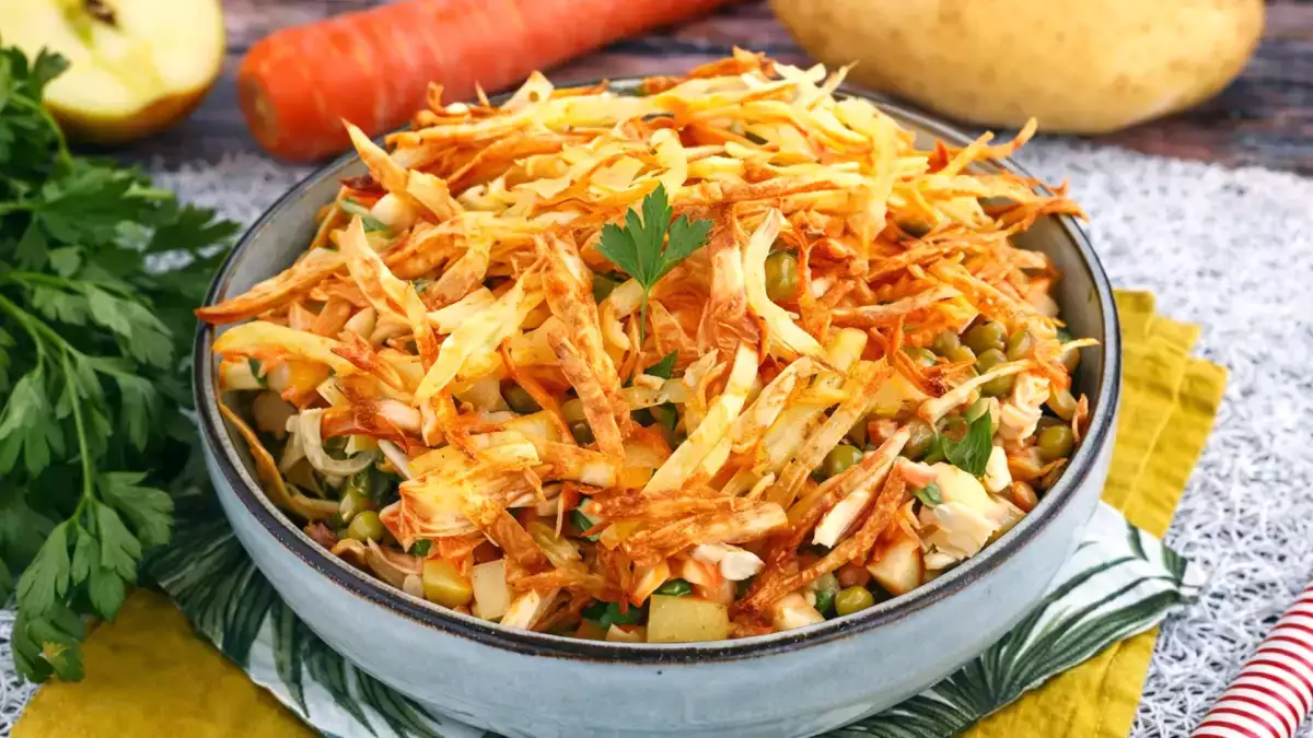 Не только для лета: 10 полезных, быстрых и ярких весенних салатов