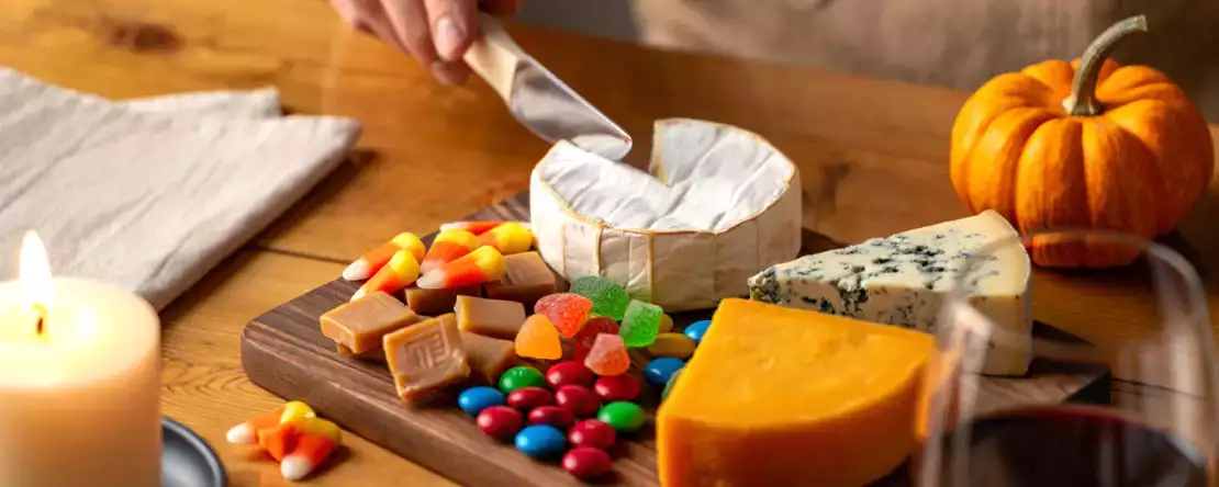 Хэллоуин теперь не только для детей: вот как взрослые превратили его в свой самый сладкий и изысканный праздник.