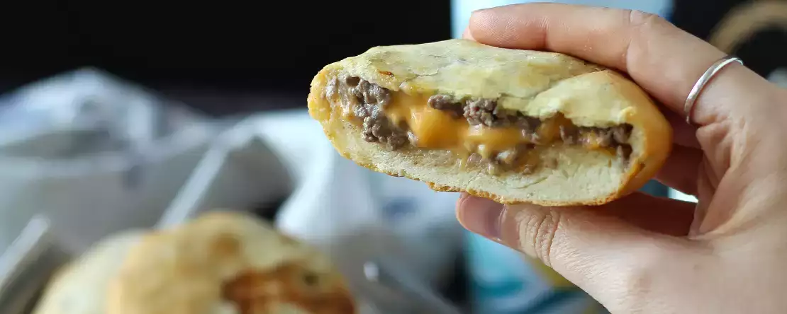 Эти 10 рецептов с плавленым сыром сводят всех с ума (и вы скоро поймете, почему).