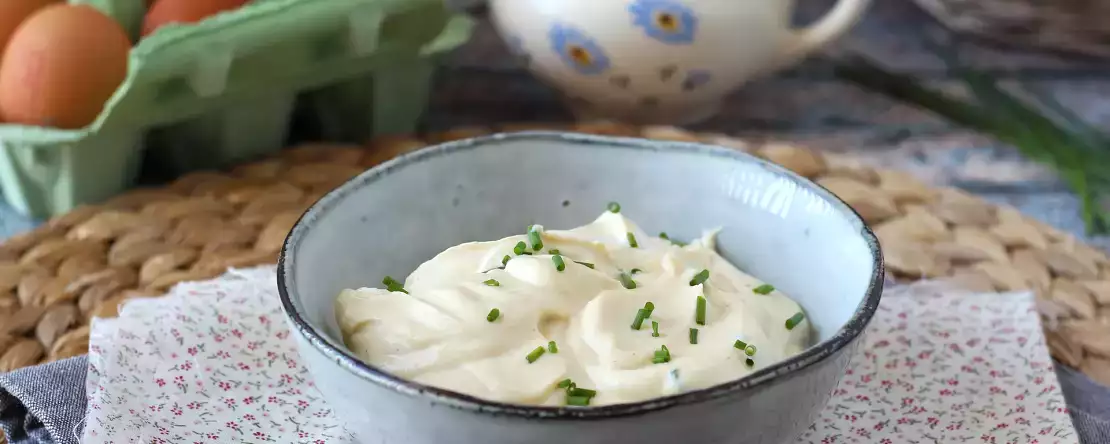 Вот знаменитый рецепт майонеза для вареных яиц, который покорил социальные сети!