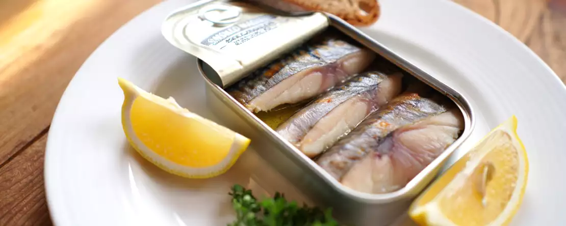 Полезна ли консервированная скумбрия для здоровья? Все ее полезные свойства под микроскопом