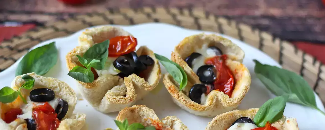 Корзиночки с хрустящим беконом: легкая закуска, которая сейчас на пике популярности (готовится за 20 минут!)