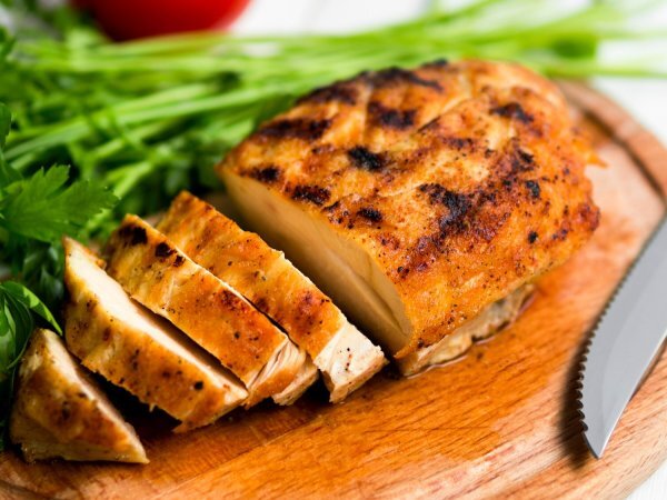 Ошибки, которые делают курицу сухой на гриле (и как их исправить)