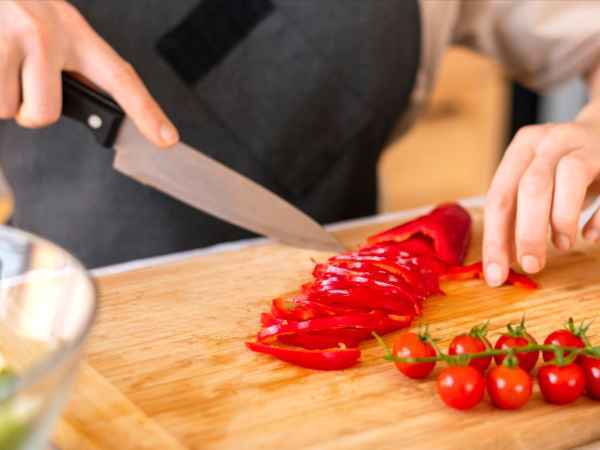 Ваш нож затупился? Вот домашний трюк, который спасет положение.