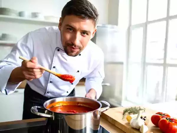 Как приготовить пикантный соус, не выбрасывая его (да, его можно сохранить!)