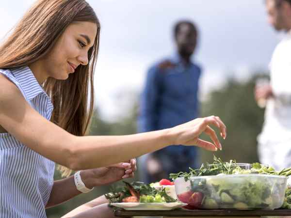Почему в жаркую погоду мы меньше хотим есть?