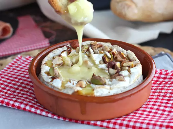 Чем вонючее, тем лучше? Сыры, которые пугают своим запахом и завораживают своим вкусом