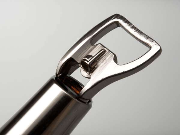 У вас закончился штопор? Не волнуйтесь: эти экстренные методы спасут ваши аперитивы