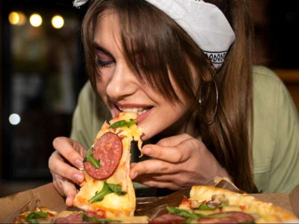 Забудьте о столовых приборах: то, что наука выяснила о том, как есть руками, взорвет ваш мозг