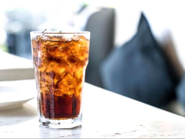 То, что исследователи обнаружили в безалкогольных напитках с высоким содержанием сахара, меняет все наши представления о микробиоте