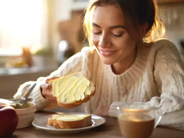 Хлеб с маслом: за этим утренним обычаем стоит эмоциональная привязанность, которую не могут игнорировать даже эксперты