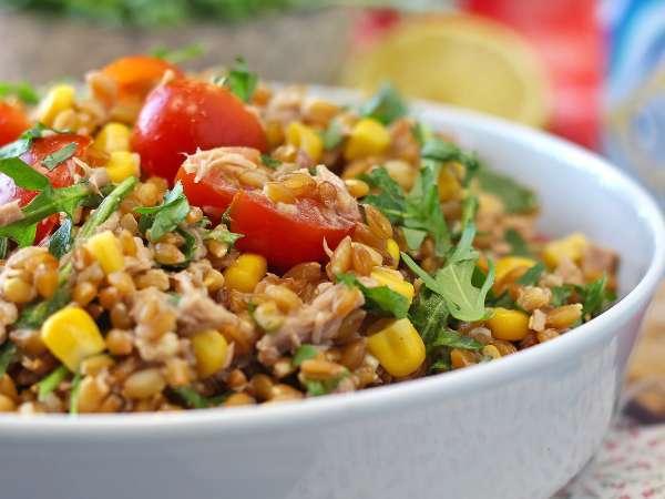 9 умных идей, как опустошить холодильник (не выглядя при этом как посуда, в которой закончились остатки еды)