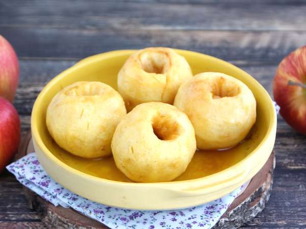 Сырое или печеное яблоко? Этот простой выбор может повлиять на ваше настроение, сытость и даже уровень сахара в крови