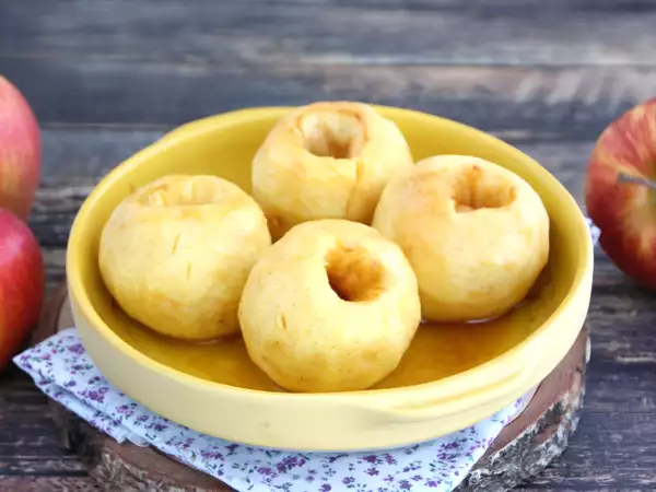 Сырое или печеное яблоко? Этот простой выбор может повлиять на ваше настроение, сытость и даже уровень сахара в крови