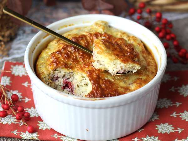 Этот протеиновый торт с красными фруктами стал моим любимым планом Б, когда я хочу чего-то сладкого и не чувствую себя виноватой.