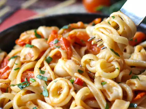 4 первых блюда из замороженной рыбы, приготовленные за считанные минуты: простые, вкусные и умные рецепты, которые помогут вам сэкономить на обеде и ужине