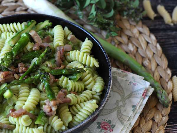 Что приготовить в марте: 10 простых и удивительных сезонных рецептов для еженедельного меню