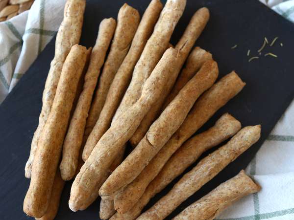 9 вкусных и хрустящих идей для совместного использования: легкие закуски, которые превратят каждый вечер в маленький праздник