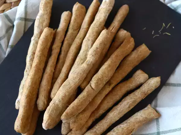 9 вкусных и хрустящих идей для совместного использования: легкие закуски, которые превратят каждый вечер в маленький праздник