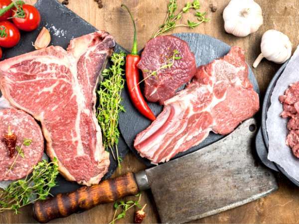 Почему мясо перед приготовлением всегда нужно вынимать из холодильника (и на какое время)