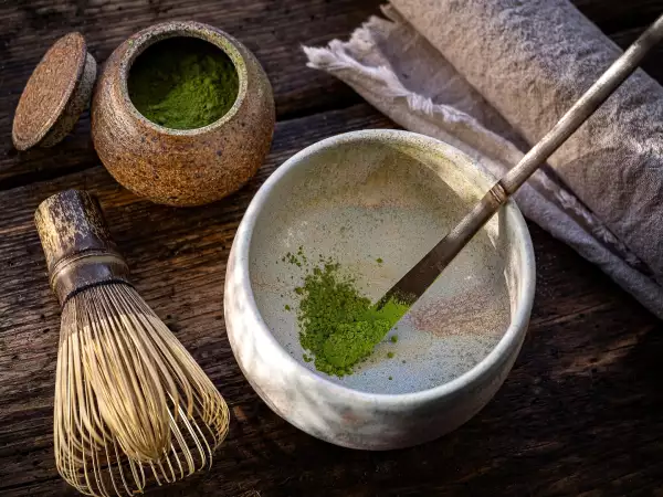 Матча-латте горчит или получается с комочками? Как каждый раз готовить его нежным и однородным