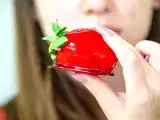 Папки: Клубничная любовь: секрет, как сделать кожицу хрустящей и блестящей в домашних условиях