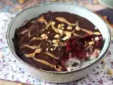 Папки: Овсяная каша на ночь с красными фруктами и шоколадом: полезный завтрак, который необходим вам в первую очередь