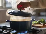 Папки: Когда накрывать или не накрывать кастрюлю: жест, который полностью изменит вашу посуду.