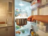 Папки: Почему лучше дать кастрюле с остатками пищи остыть, прежде чем ставить ее в холодильник